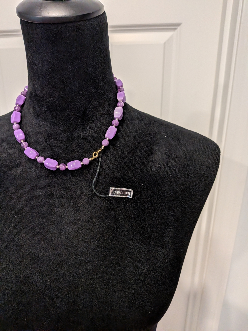 Vintage 2007s Genuine Lucite Purple Bead Choker Necklace 17"